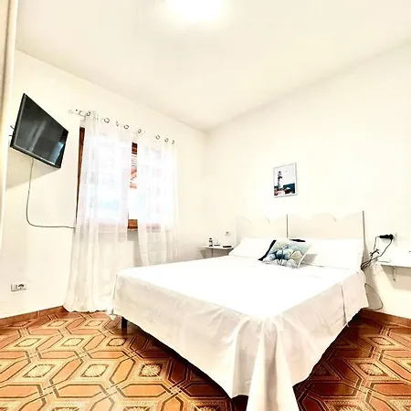 Meridiana Lacco Ameno (Isola d'Ischia)